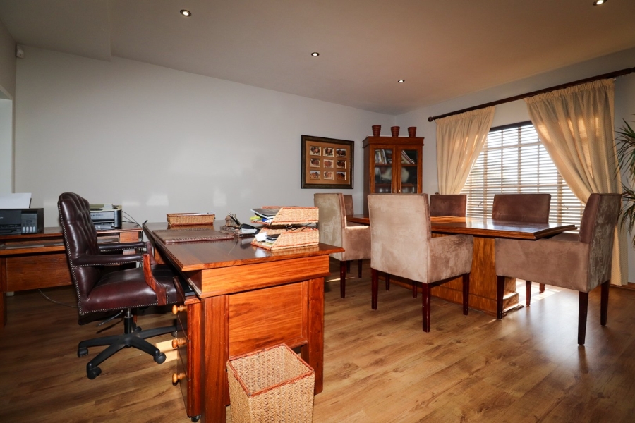 4 Bedroom Property for Sale in Wilkoppies North West